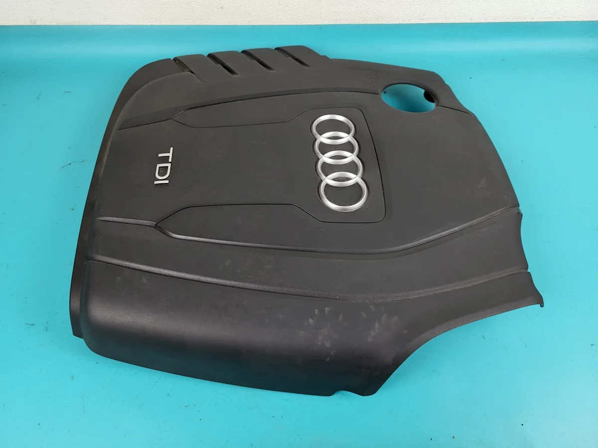 Audi Q5 8R moottorin suojalevy 2.0 TDI