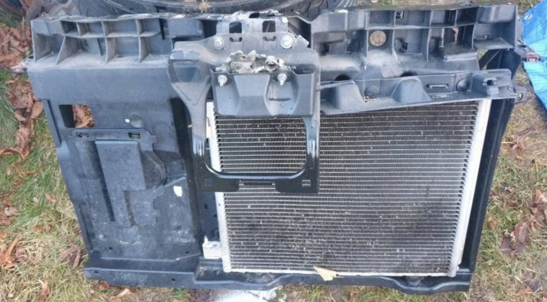 Panel przedni Peugeot 208 I 1.2 vti EZJ714