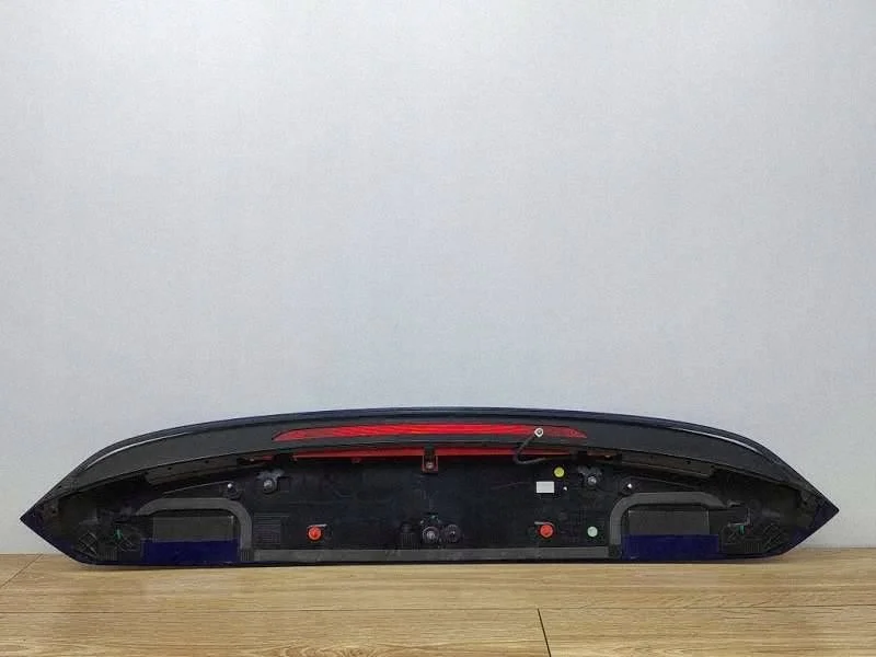 Spoiler hayon VW Golf 7 GTI GTD R-Line image 3