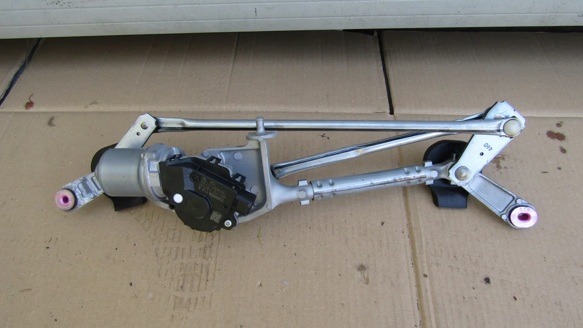 Toyota Corolla Cross Scheibenwischer Mechanismus vorne