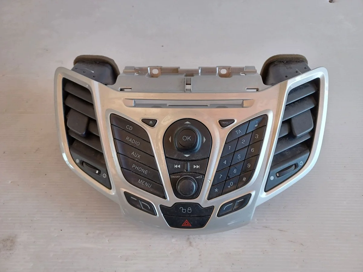 Ford Fiesta MK7 Panneau Radio Grille Ventilation