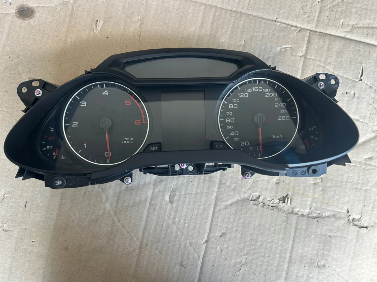 Audi A4 B8 2.0 TDI Tacho 8K0920930C