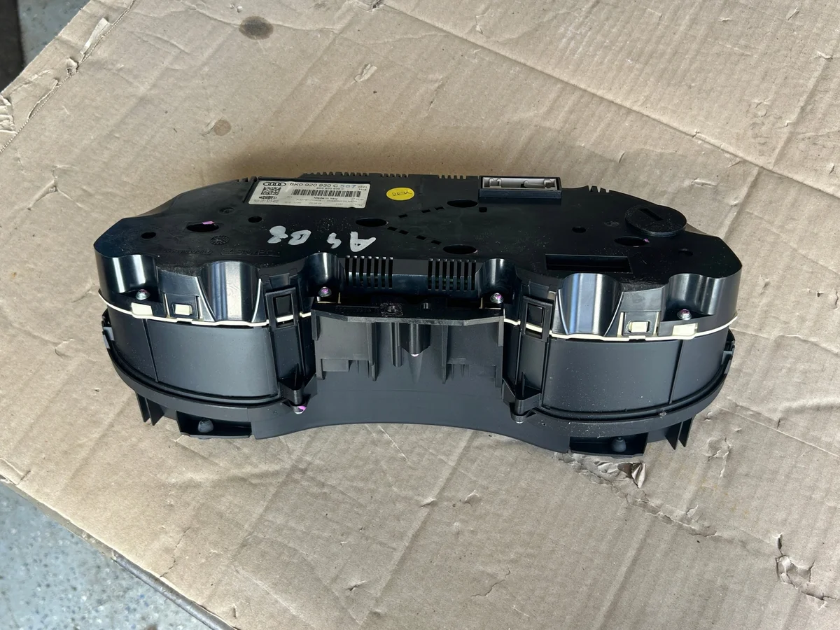 Audi A4 B8 2.0 TDI Tacho 8K0920930C image 5