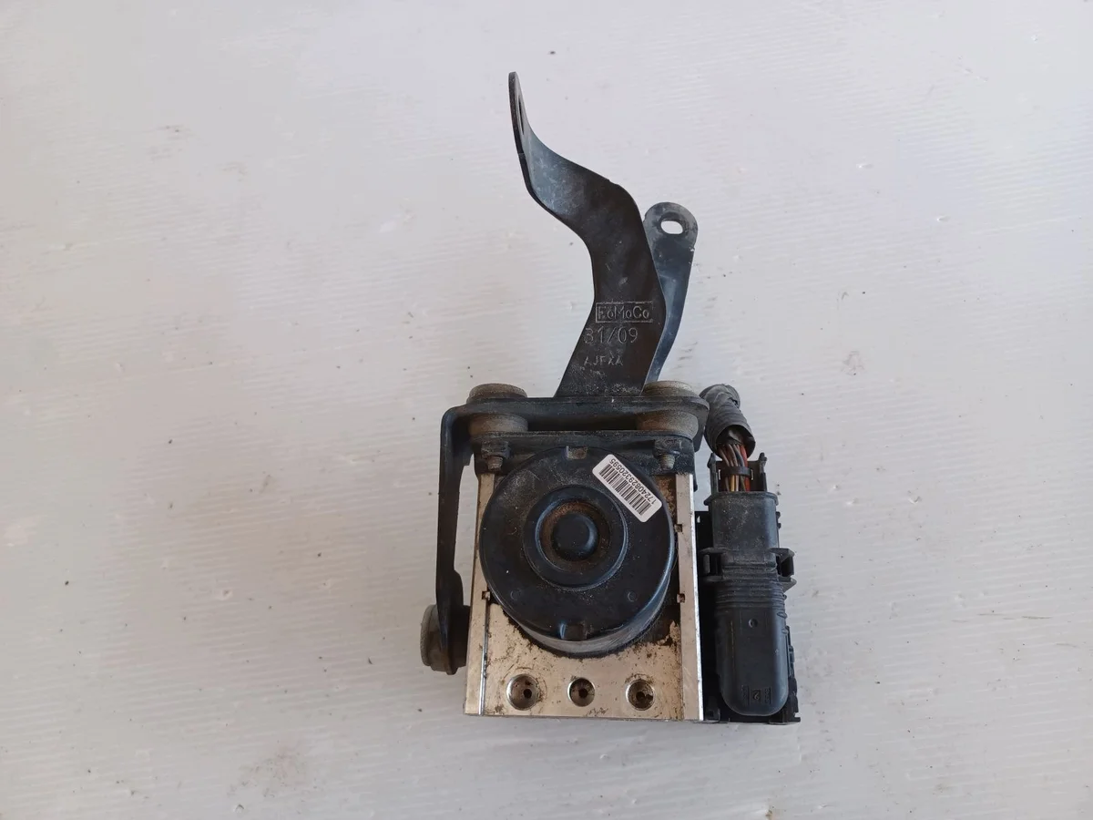 Bomba ABS Ford Fiesta MK7 VII 8V512M110AD image 4