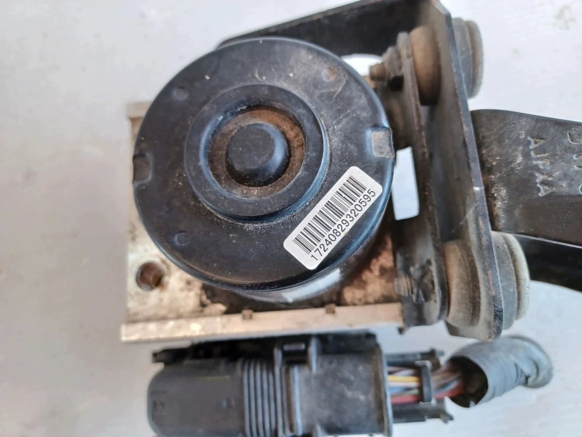 Bomba ABS Ford Fiesta MK7 VII 8V512M110AD image 5