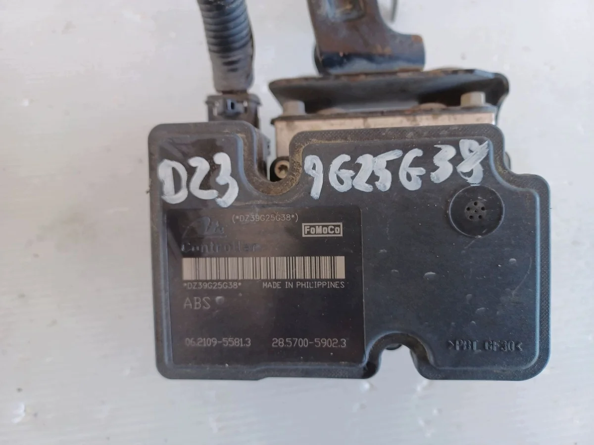 Bomba ABS Ford Fiesta MK7 VII 8V512M110AD image 7