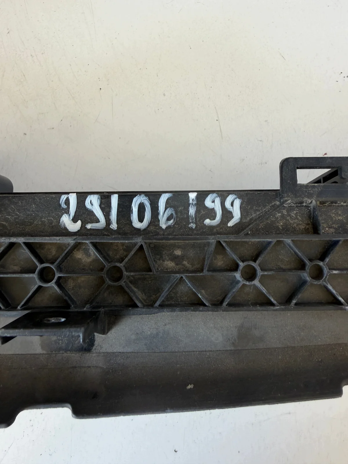 BMW 5 G30 G31 Lüftungsgitter Unten 7497285 image 6