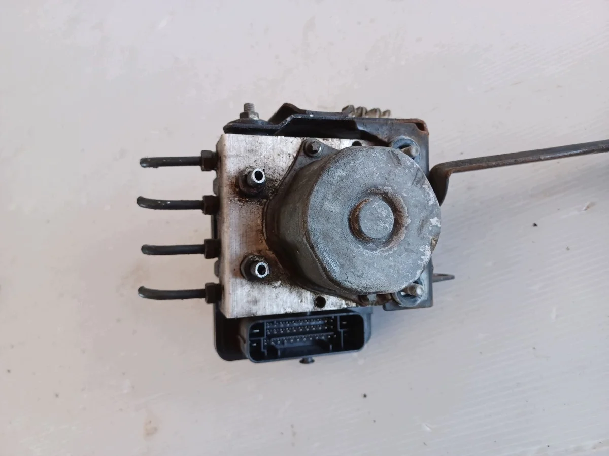 SUBARU XV I LIFT 2.0B Pompe ABS image 4