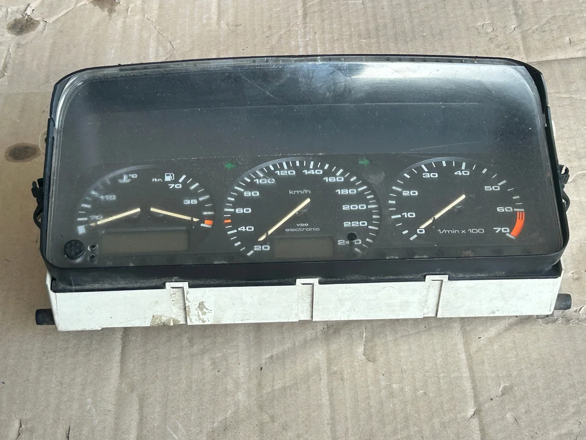 VW Passat B3 instrumentkluster 357919033C