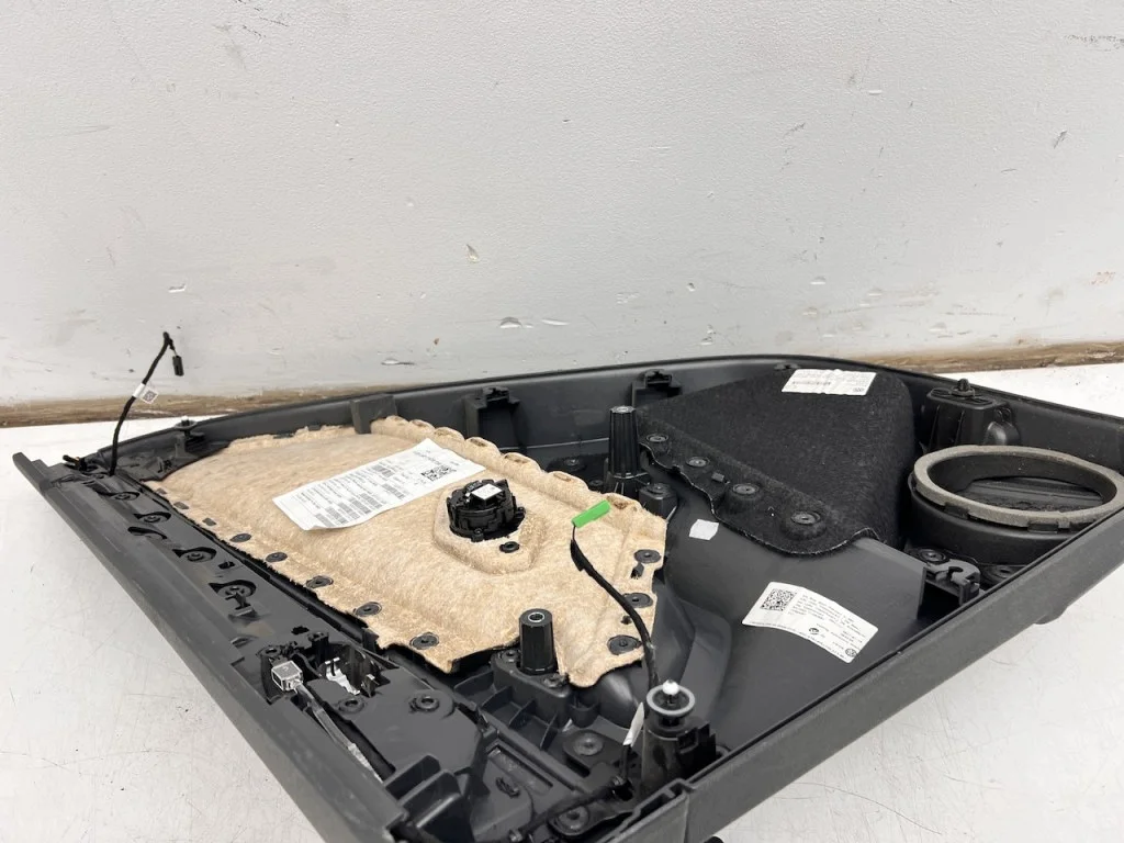 VW Tiguan II 5NA Türverkleidung links hinten image 5