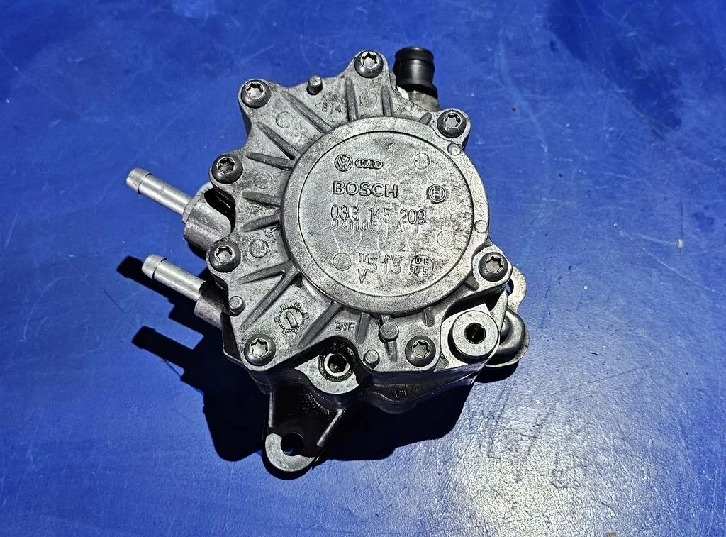 Bomba Vacum 03G145209 VW Golf 5 2.0 TDI