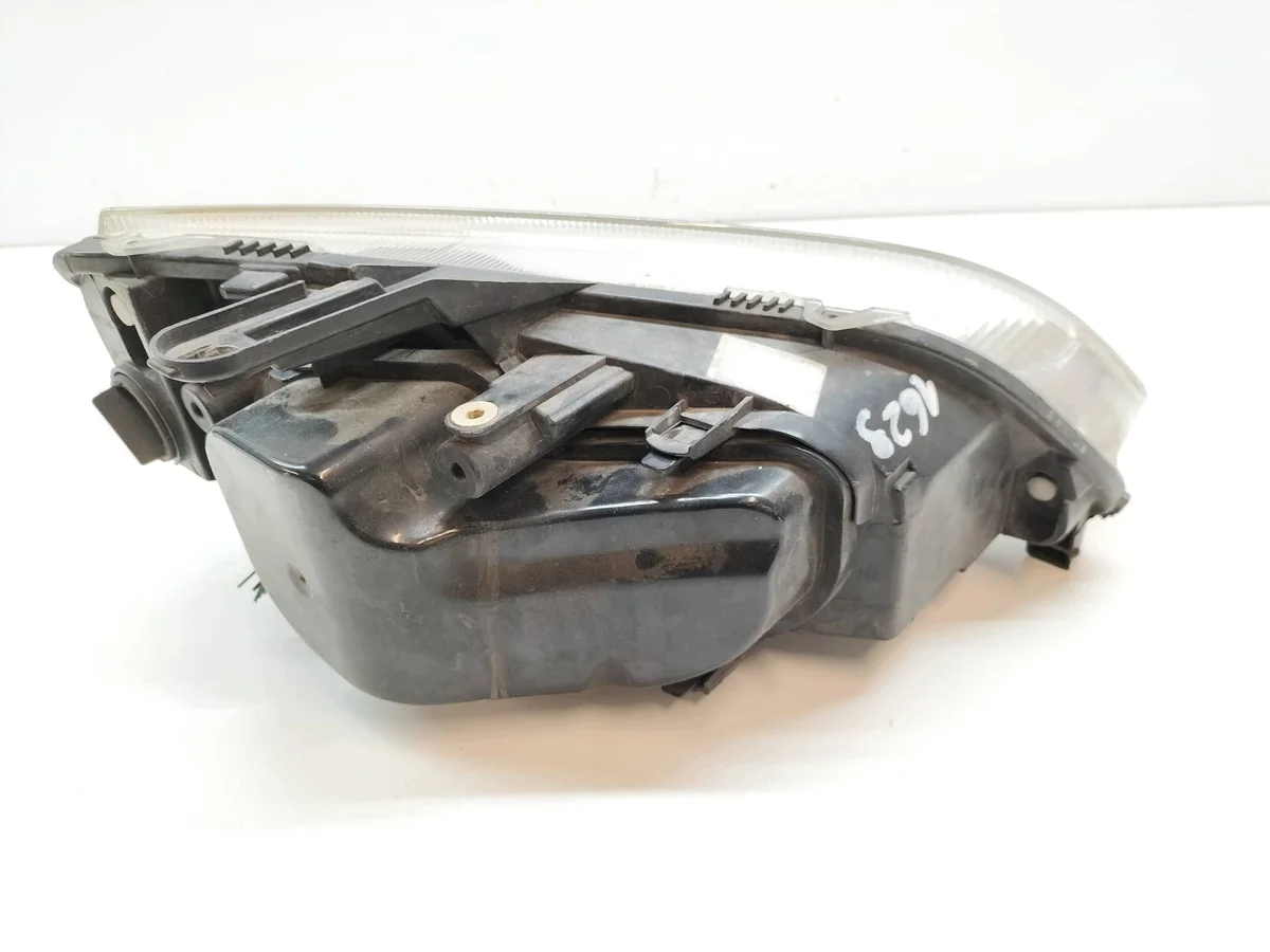 Faro Izquierdo Ford Focus C-Max I Usado image 3