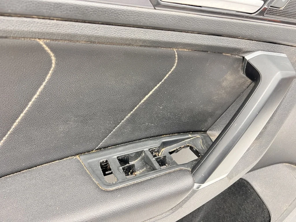 VW Tiguan II 5NA R-Line Türverkleidung Links image 3
