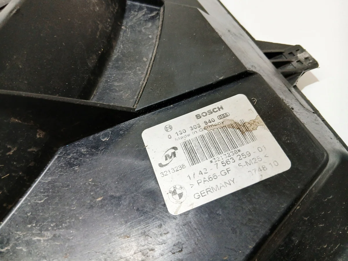 BMW 3 E90 E91 E92 E93 Fan Used image 3