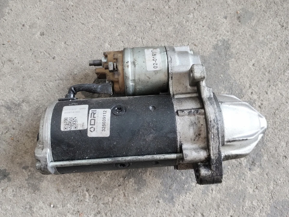 Rozrusznik DRI 325039112 - Usado