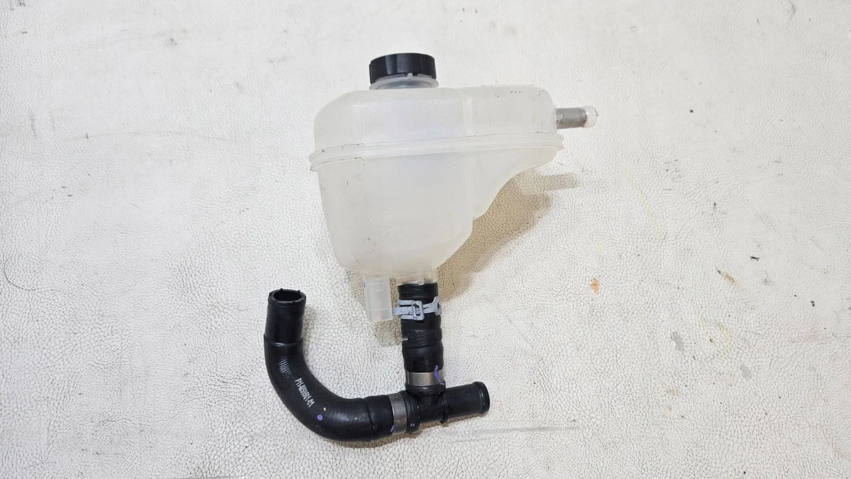 Jäähdytysnestesäiliö LUCID P11-M50310-01