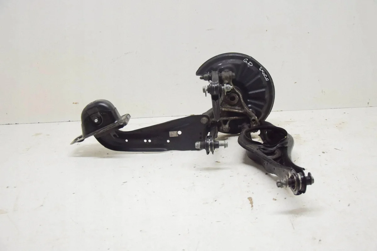 Suspensión Trasera Skoda Octavia Mk4 5QA505311E image 3