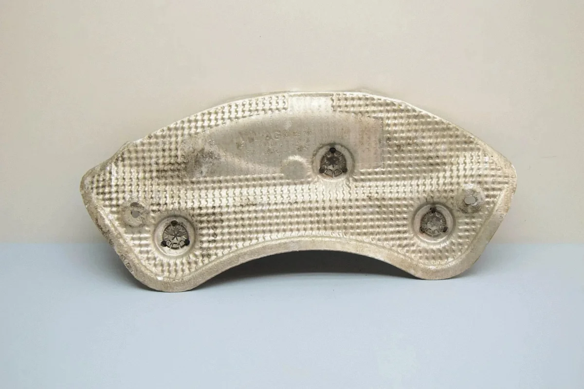 Escudo Térmico Escape VW Caddy 5Q0825710