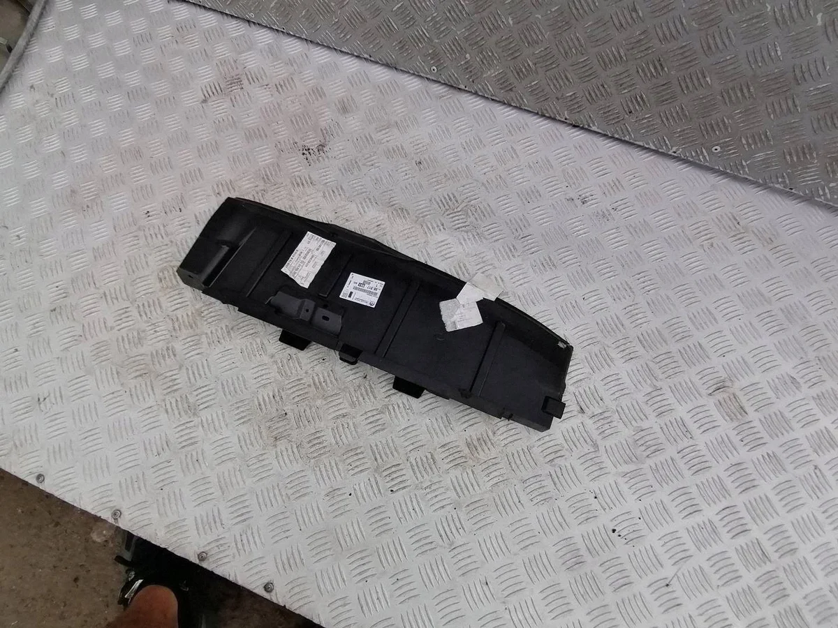 Citroen C4 III 9831799180 - Kierownica Powietrza image 3