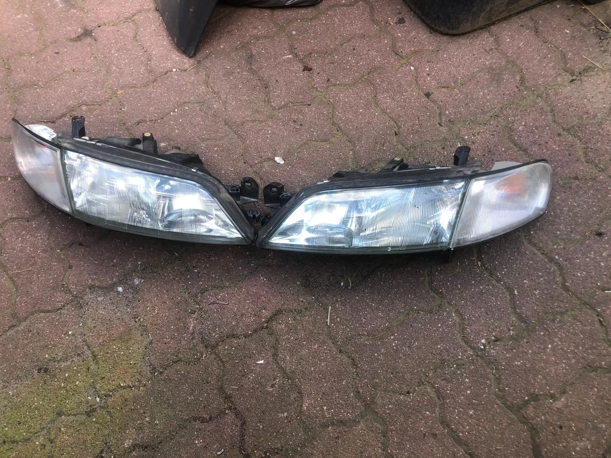 Opel Vectra B Strålkastare Fram Vänster Höger