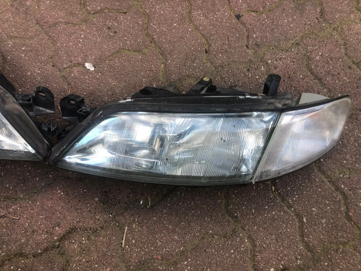 Opel Vectra B Strålkastare Fram Vänster Höger image 3