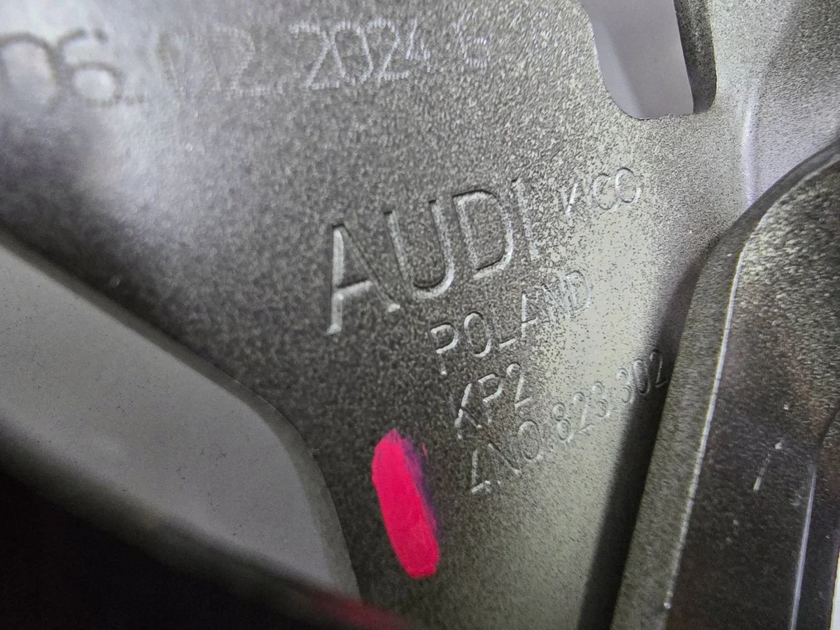 Audi A8 D5 S8 4N0 Bisagra Capó Derecha Usada image 6