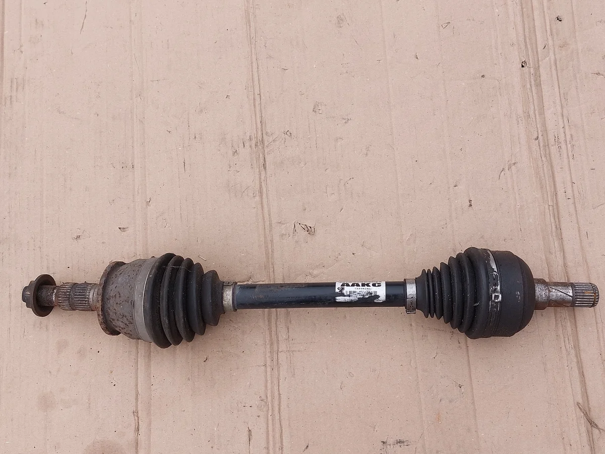 Achse Links Opel Zafira C 1.6 Turbo 13348260