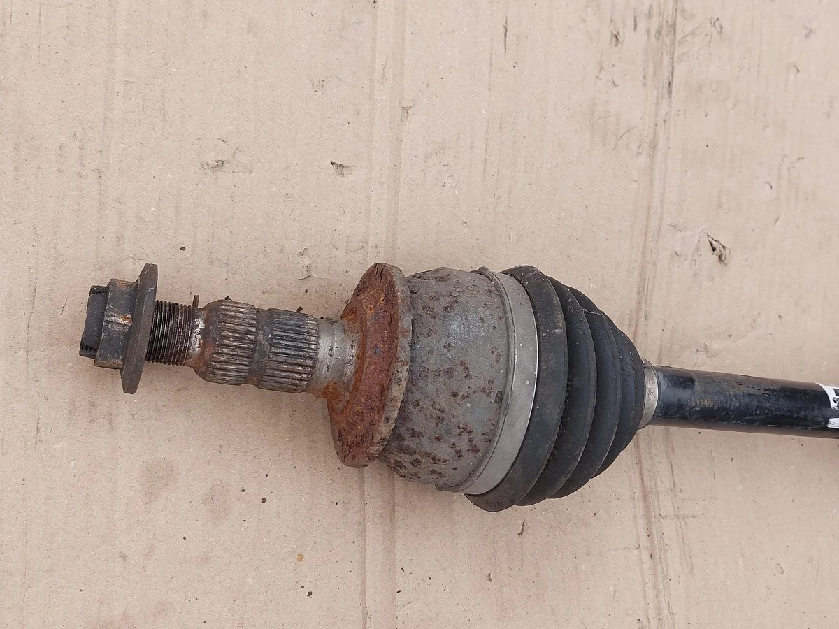 Achse Links Opel Zafira C 1.6 Turbo 13348260 image 3