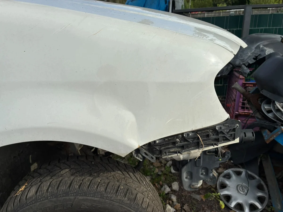 VW Caddy 2K0 Kotflügel Rechts Gebraucht image 3