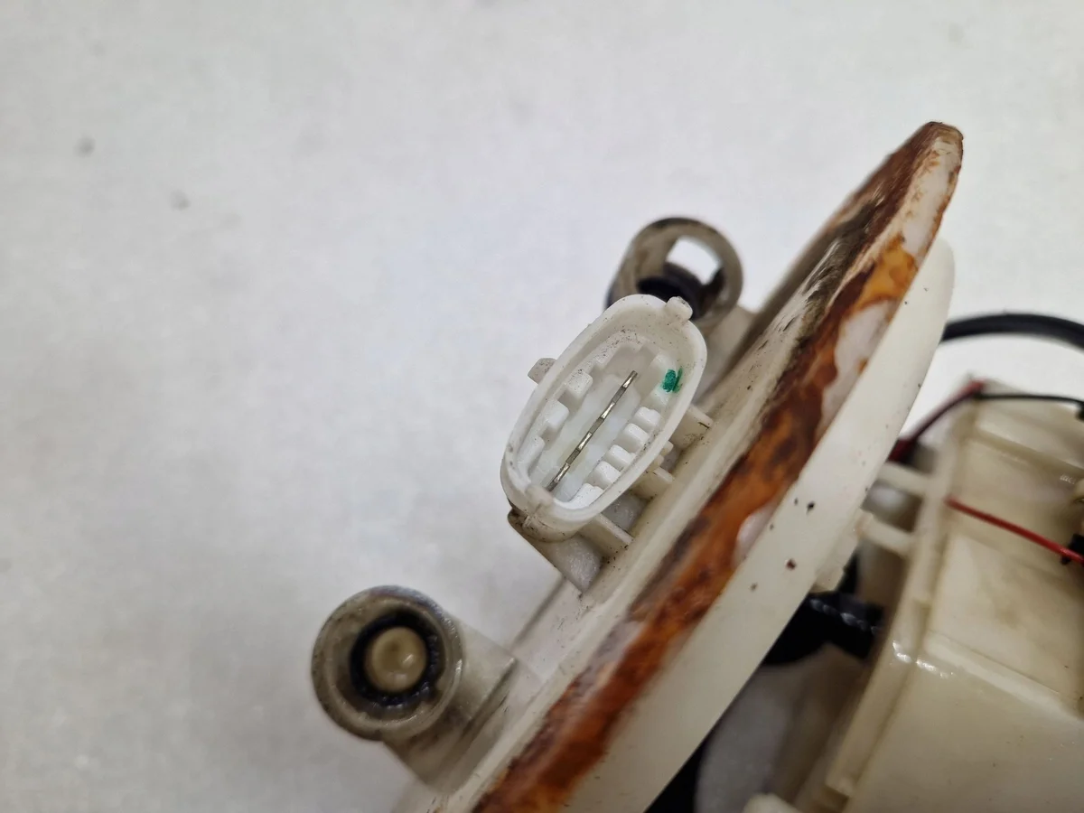 Kraftstoffpumpe Opel Astra H 1319489 image 5