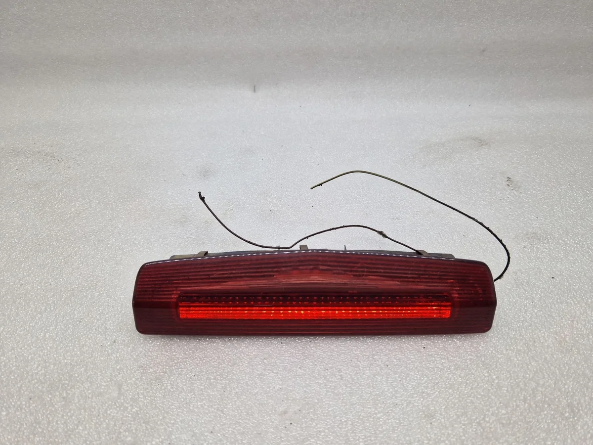 Tredje bromsljus Opel Astra H (ISA18158)
