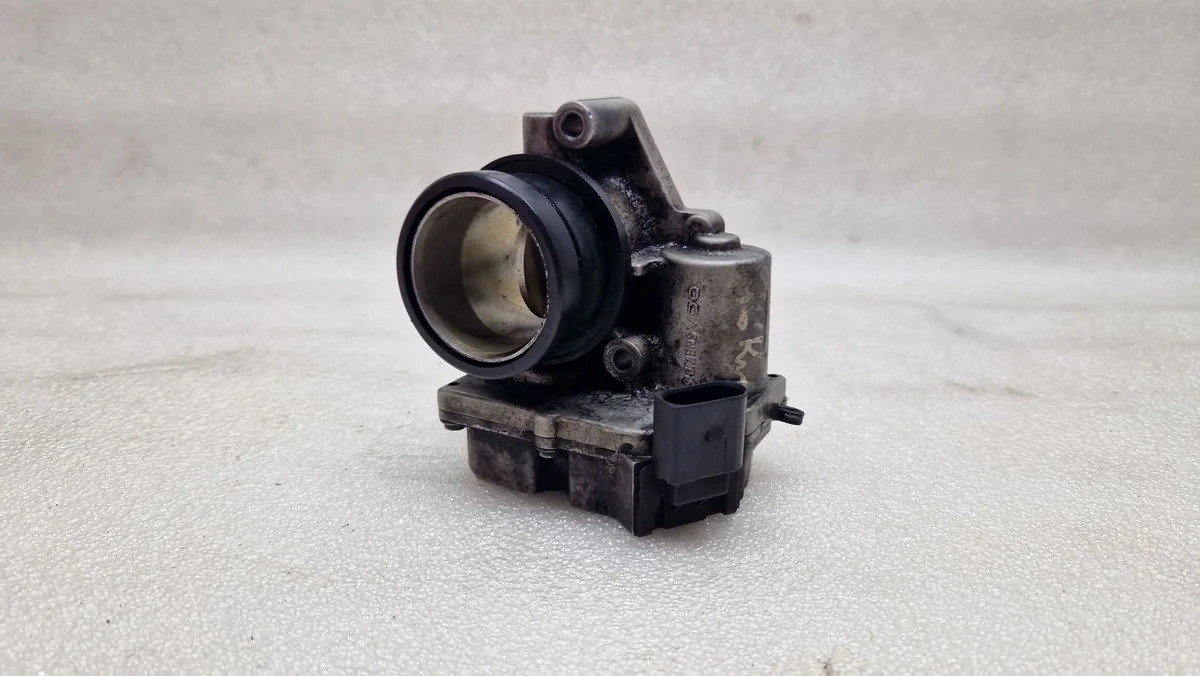 Boîtier papillon Suzuki Grand Vitara II 7701062300