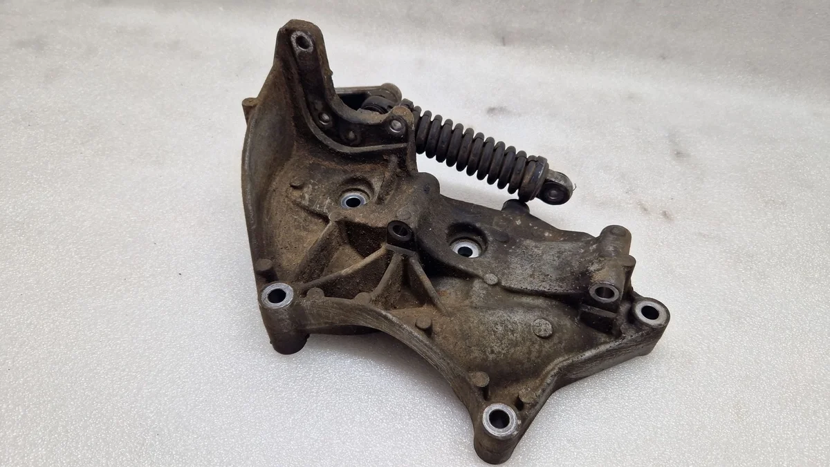 Alternator Bracket Front Suzuki Grand Vitara II ISA17583