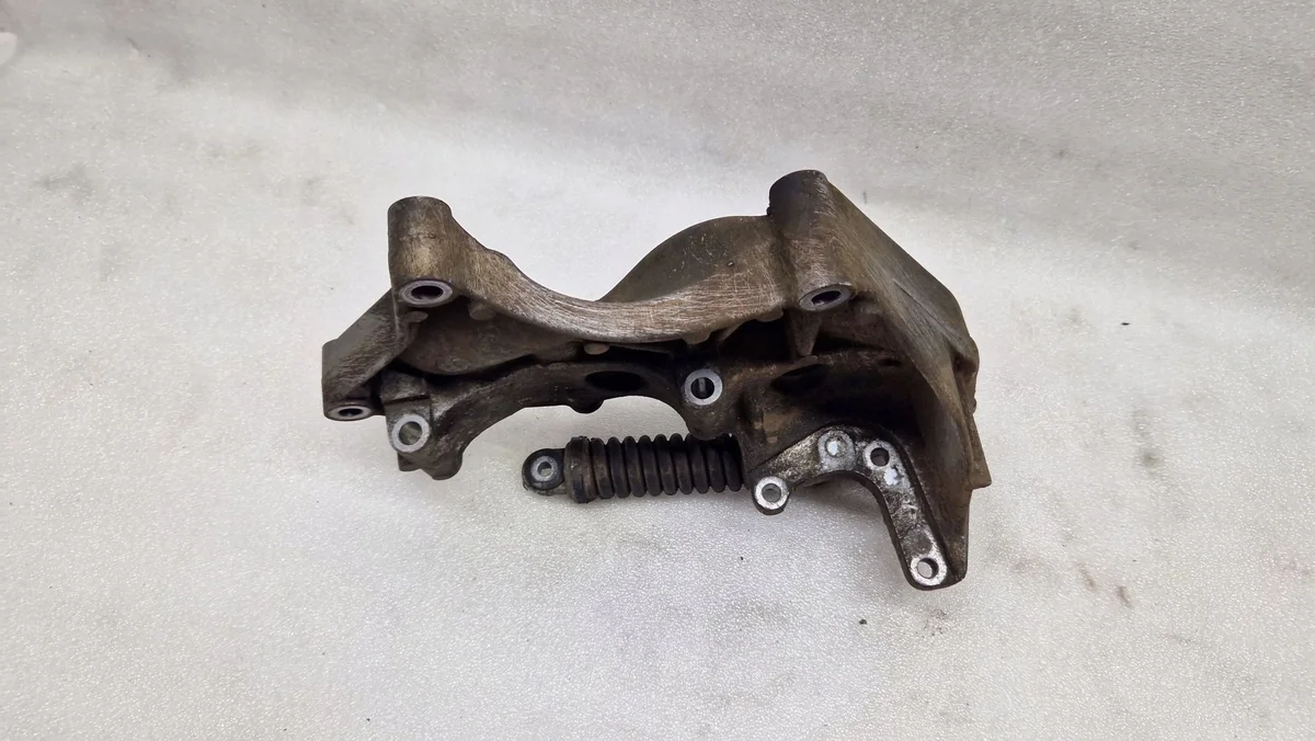 Alternator Bracket Front Suzuki Grand Vitara II ISA17583 image 4