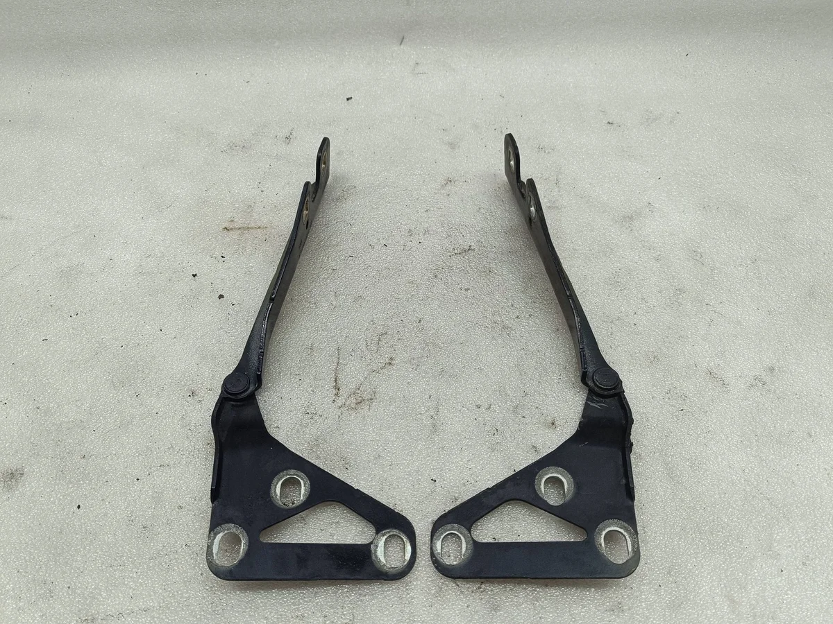 Charnières Capot Opel Astra H 13213447