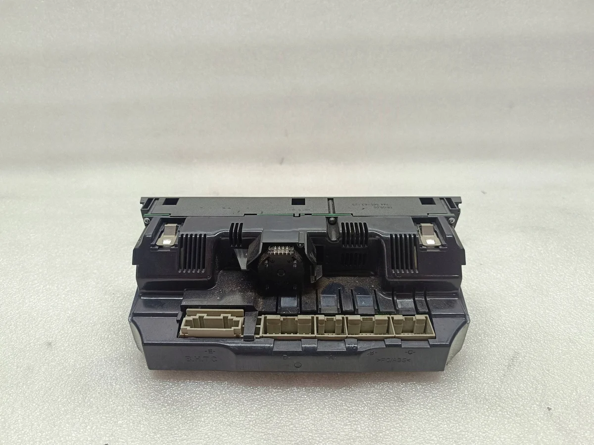 Audi A6 C6 Panel Klimatyzacji 4F1820043J