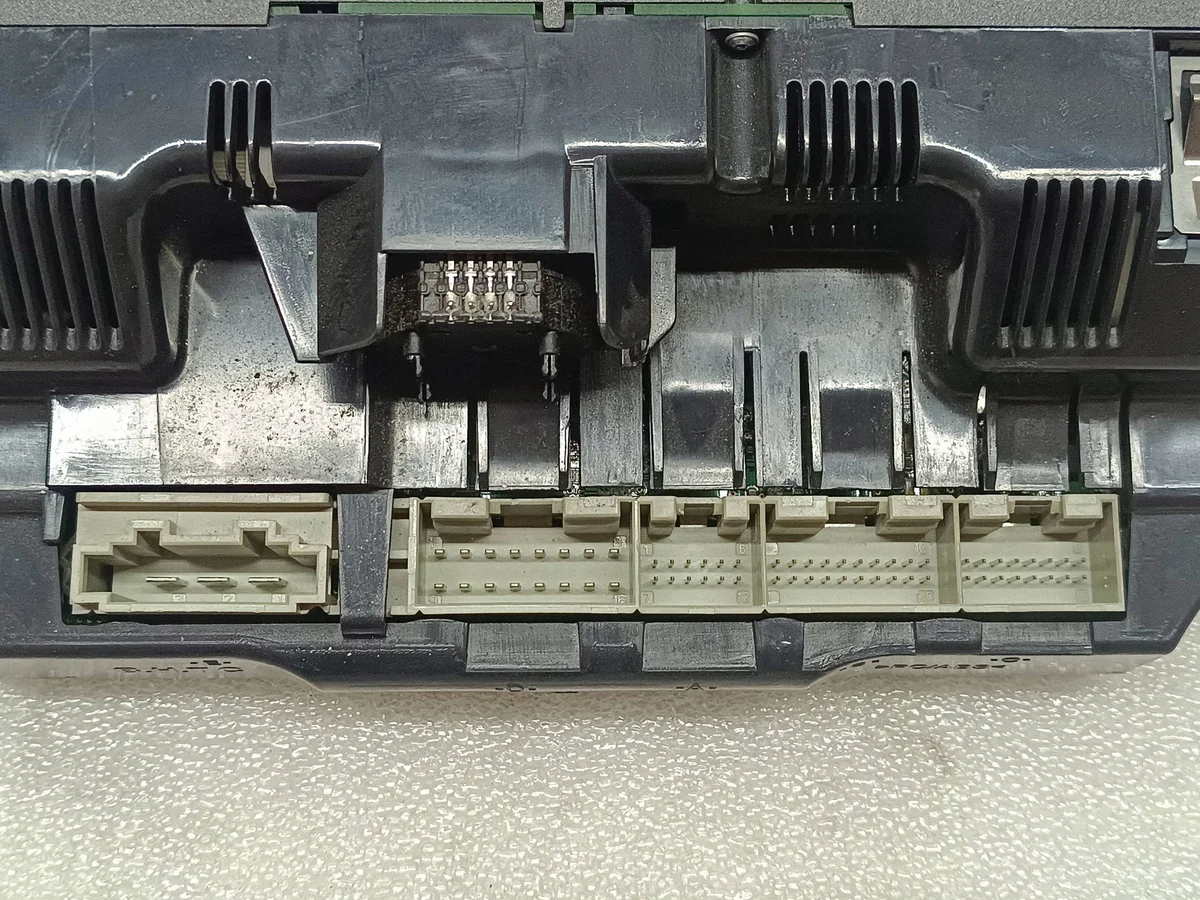 Audi A6 C6 Panel Klimatyzacji 4F1820043J image 3