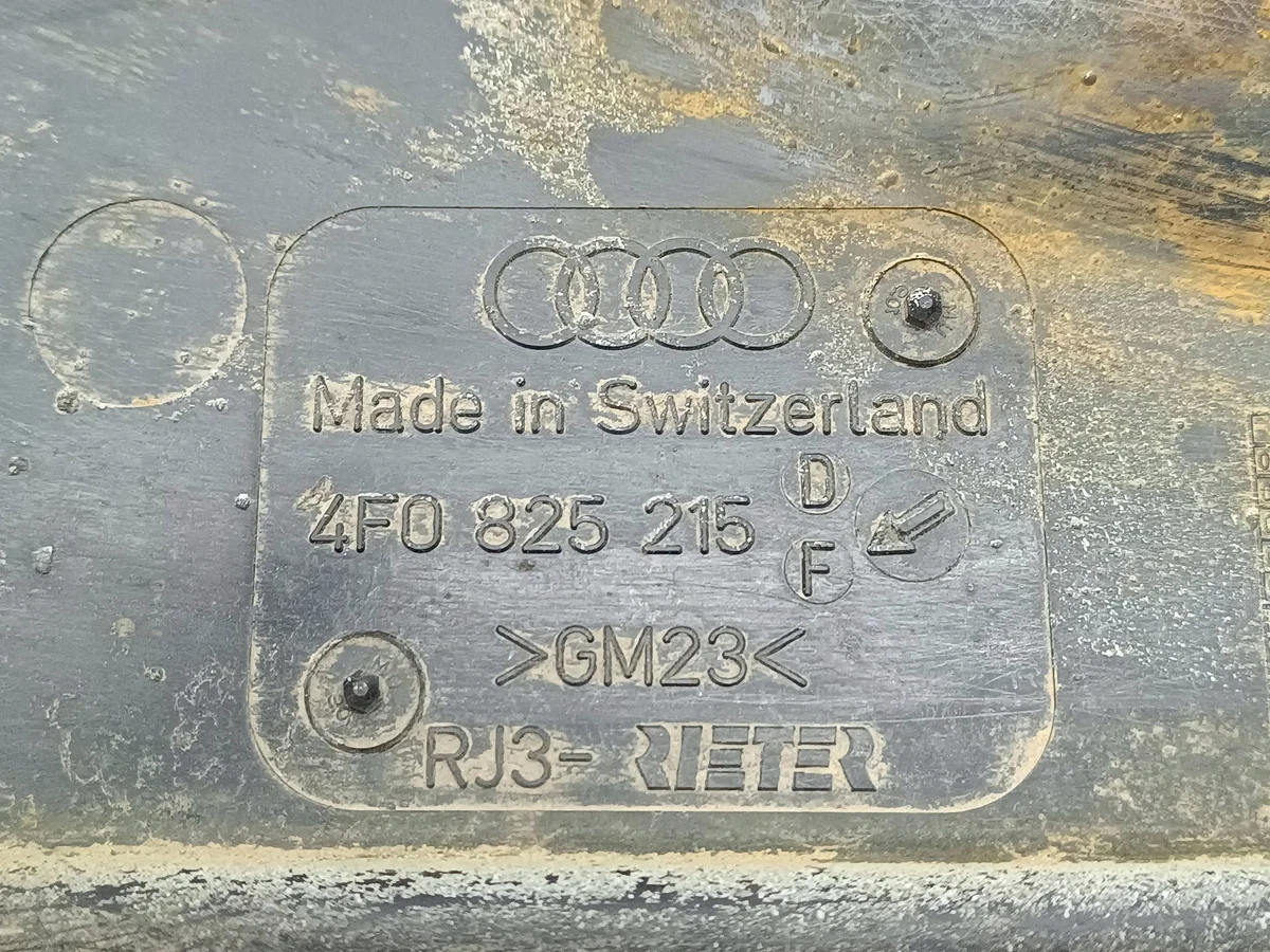 Audi A6 S6 C6 4F 2006 Cache réservoir carburant image 5