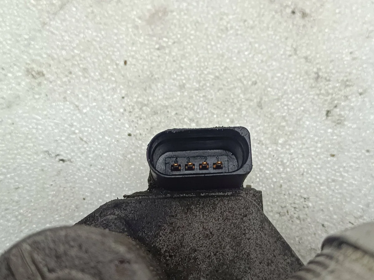 Audi 4E0145950C Drosselklappengehäuse Gebraucht image 3