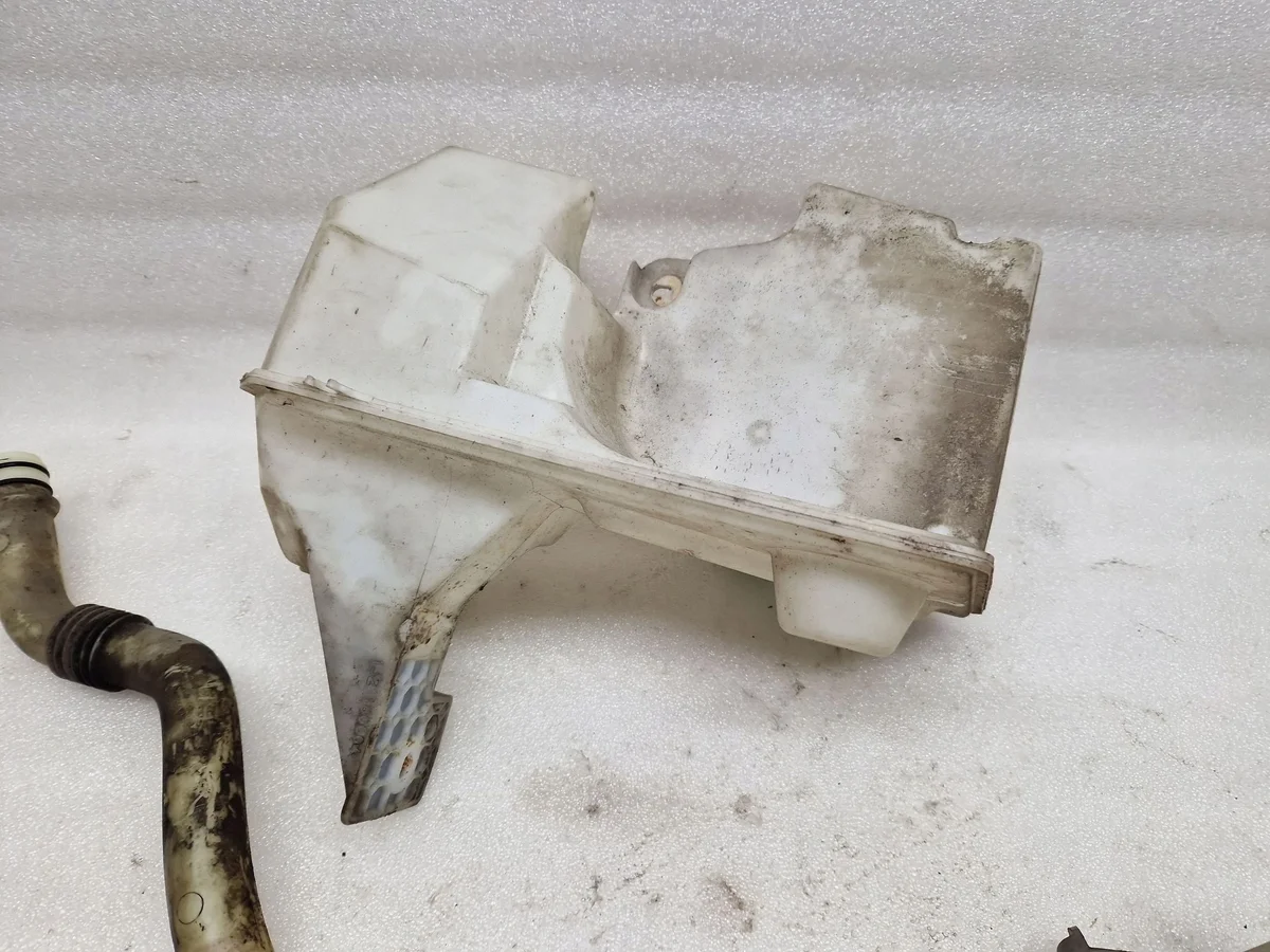 VW Transporter T5 Washer Bottle ISA16755 thumbnail 4