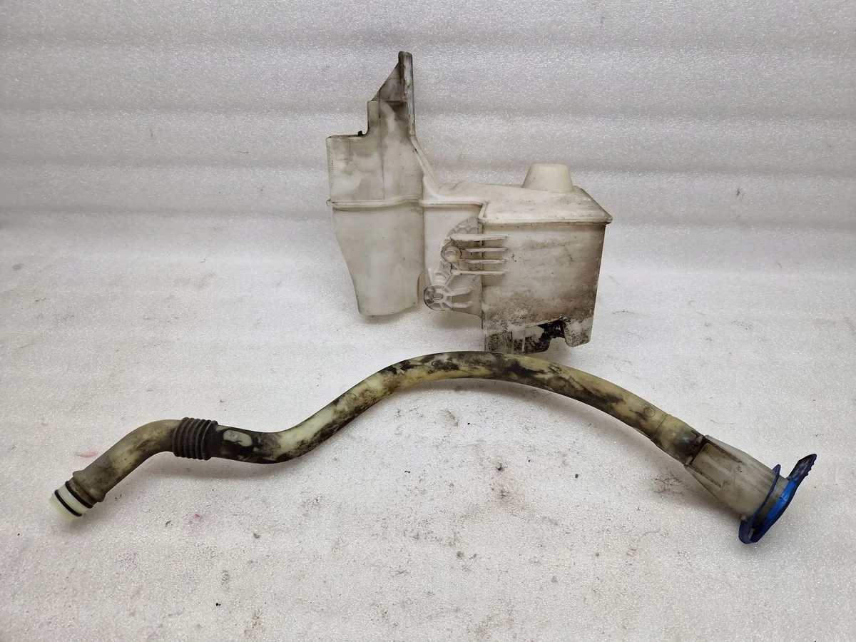 VW Transporter T5 Washer Bottle ISA16755 thumbnail 5