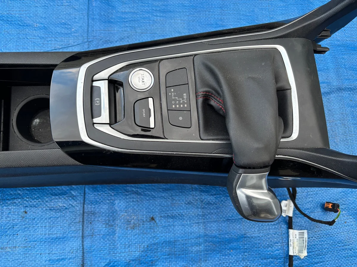 Peugeot 308 T9 GTLINE Armsteun Middenconsole image 3