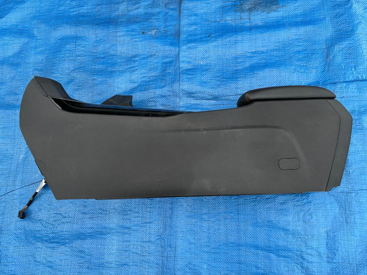 Peugeot 308 T9 GTLINE Armsteun Middenconsole image 9