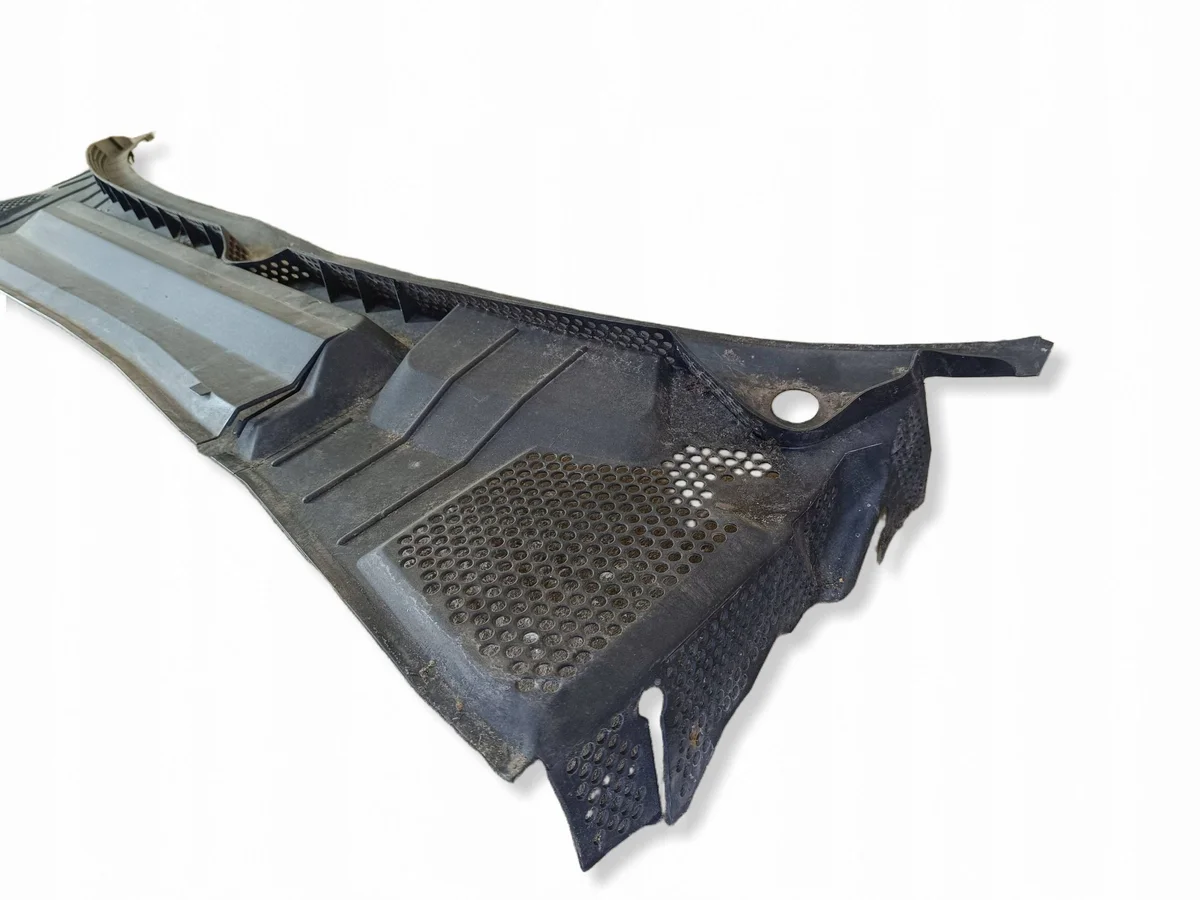 Opel Vectra B Under Wiper Panel 90464416 image 3