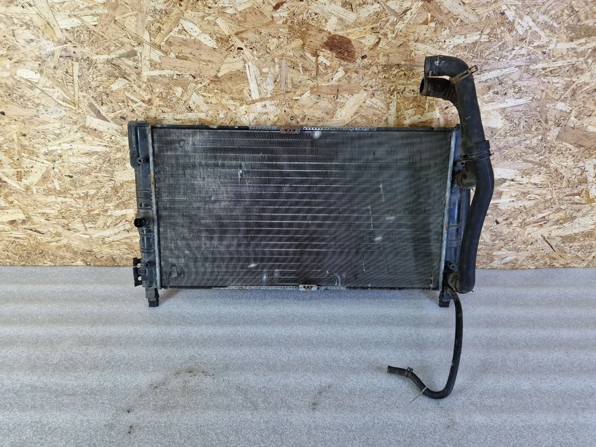 Kühler Wasser Vorne VW Transporter T4