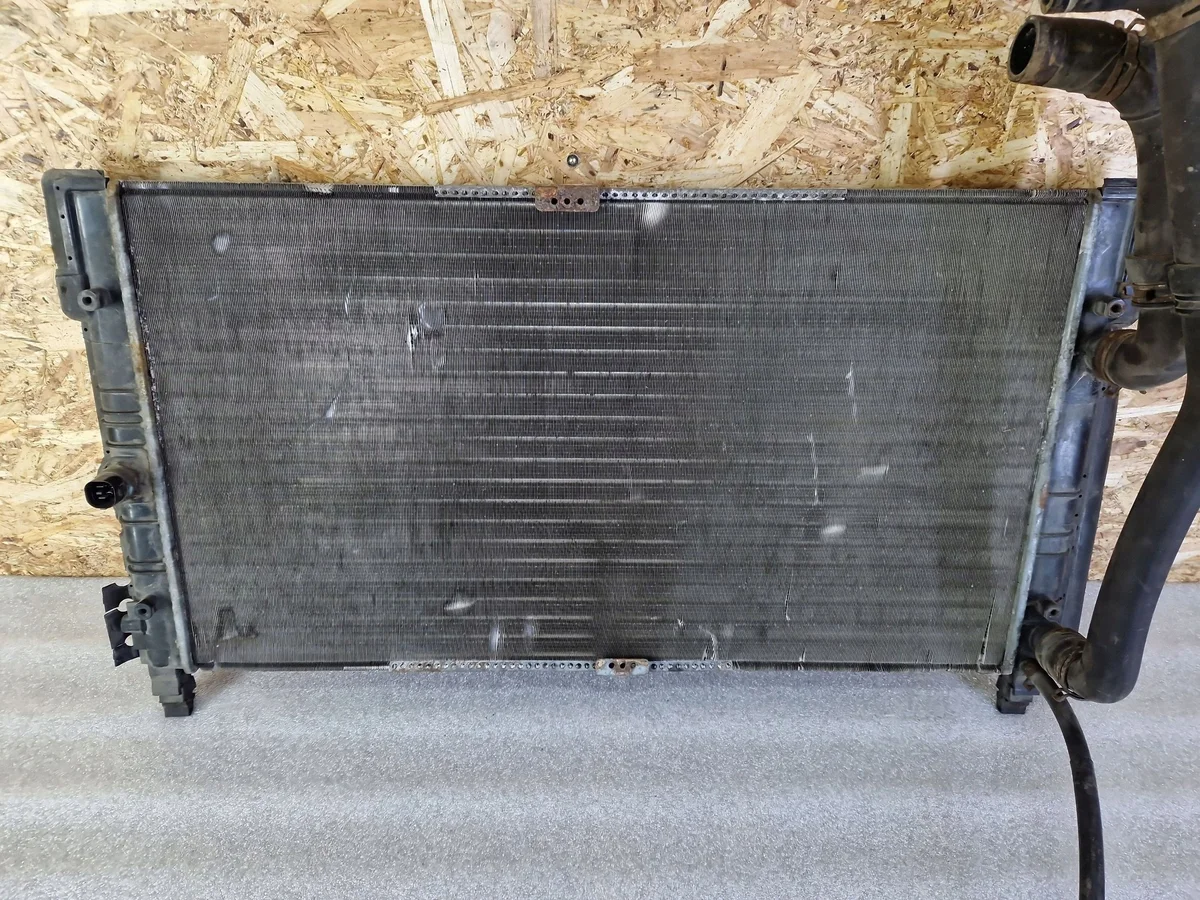 Kühler Wasser Vorne VW Transporter T4 image 3