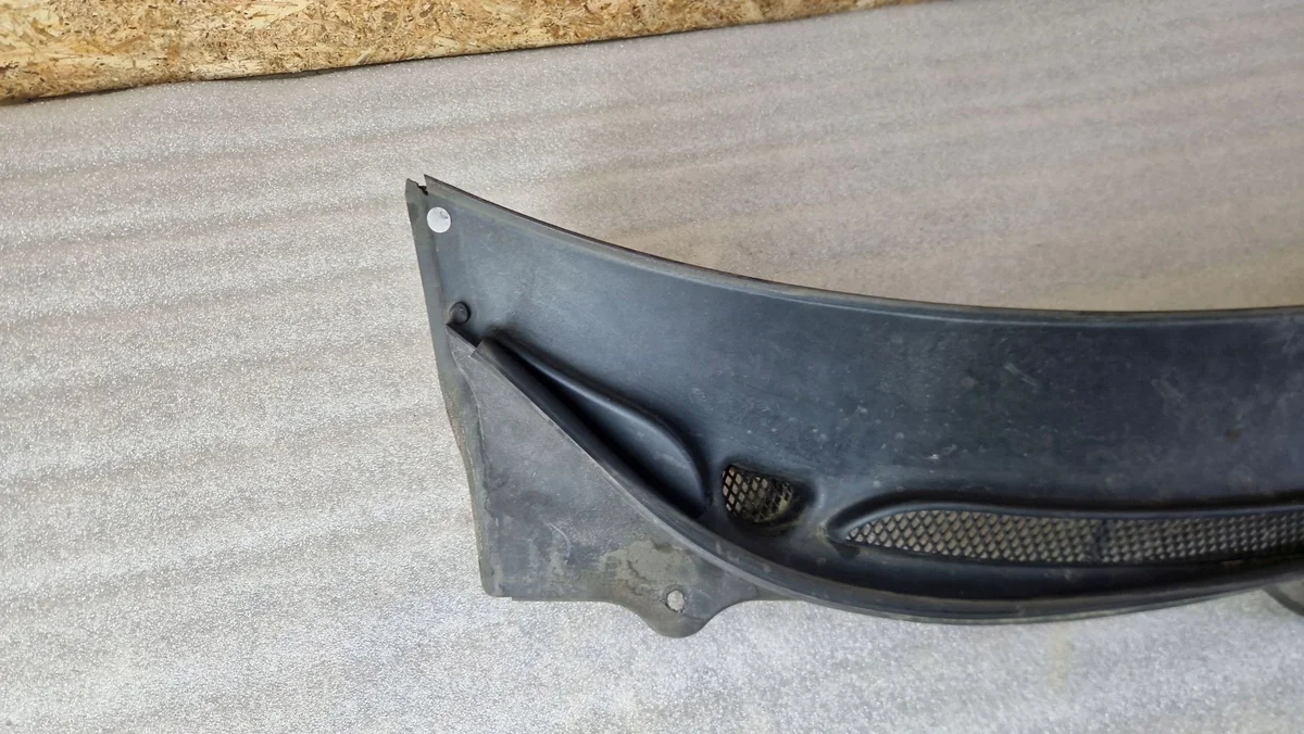 Front Undertray Volvo V70 9190000 image 4