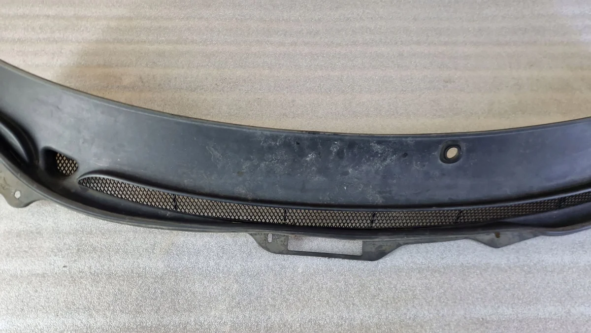 Front Undertray Volvo V70 9190000 image 5