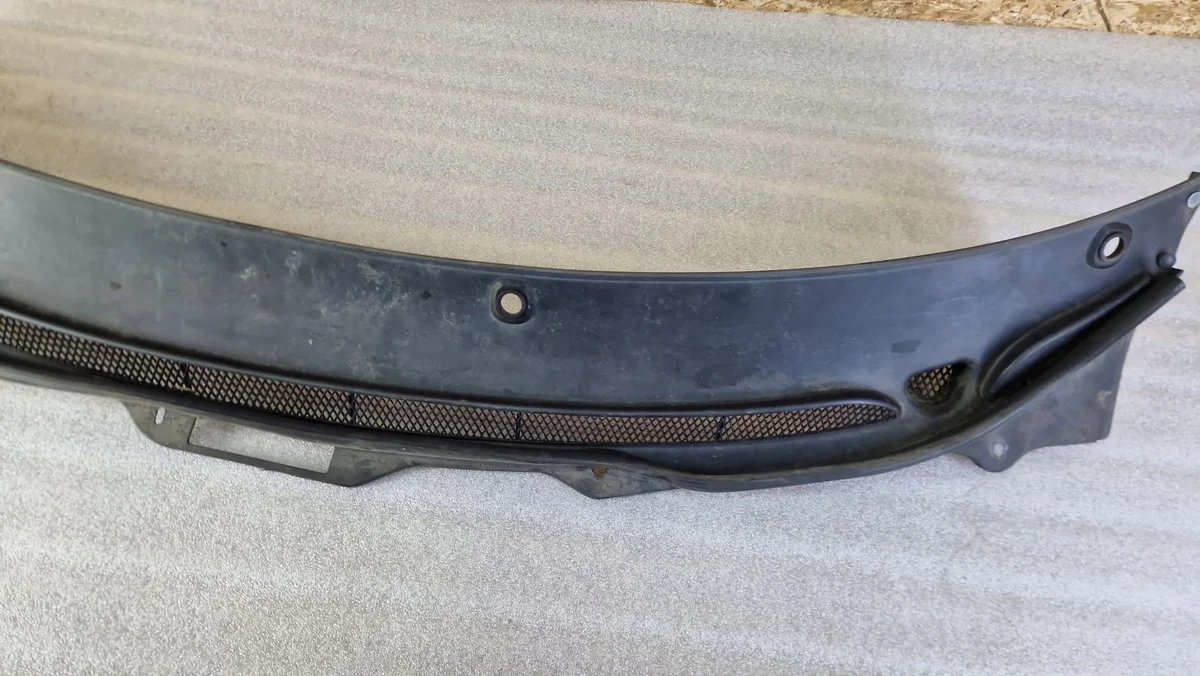 Front Undertray Volvo V70 9190000 image 6