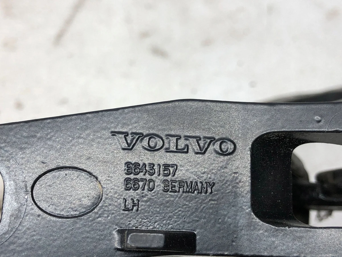 Cerniere Cofano Volvo V70 8643157 Usate image 3